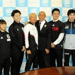 デフリンピックに出場する兵庫県内在住の選手ら＝５日、兵庫県庁