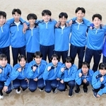 兵庫県中学校駅伝に男子は１０年ぶり、女子は１３年ぶりの出場となる山南の選手たち＝丹波市山南町谷川の同校