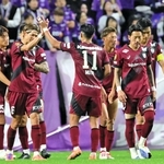 神戸-広島　決勝進出を決めて喜ぶ神戸の武藤ら＝パナソニックスタジアム吹田（撮影・中西幸大）