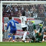 町田-神戸　前半、町田・藤尾（９）に先制点を許す（撮影・丸山桃奈）