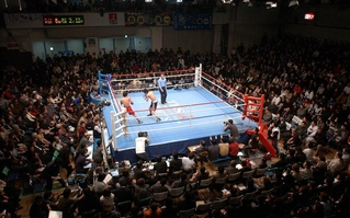 世界王者を目指す選手たちが全国から集まり、しのぎを削るボクシングの聖地後楽園ホール