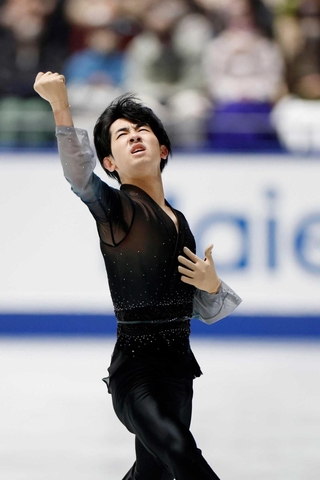 男子ＳＰで演技する壷井達也＝国立代々木競技場