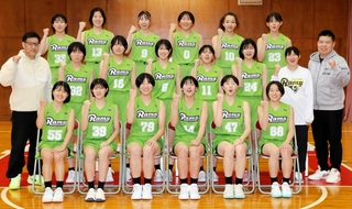 ６大会連続の舞台で初の８強を狙う女子・三田松聖＝三田市の同校