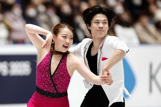 アイスダンス・ＲＤ　演技する紀平梨花（左）、西山真瑚組