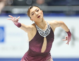 演技する坂本花織＝代々木第一体育館（撮影・石井剣太郎）