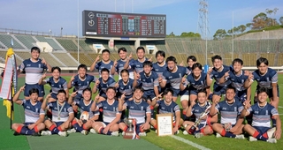 全国大会に向けて意気込む関学のメンバー＝ユニバー記念競技場（撮影・大田将之）