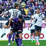 京都－神戸　後半、ゴールを狙う神戸の大迫（１０）（撮影・鈴木雅之）