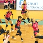 リーグ３位と好調な姫路を引っ張る（左から）宮部や野中、ミンガルディ（上）ら。連覇が懸かる皇后杯に臨む＝６日、加古川市、ＳＨＯＷＡグループ総合体育館