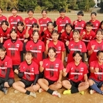 全日本高校女子選手権へ気勢を上げる日ノ本の選手ら＝姫路市の同校グラウンド