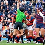 日本航空石川－関学　前半、トライを決めて喜ぶ関学フィフティーン＝大阪府東大阪市、花園ラグビー場（撮影・鈴木雅之）