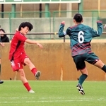 日ノ本－益田東　前半、自身３点目となるミドルシュートを決める日ノ本の木下