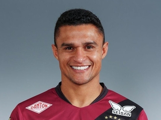 Ｊ１神戸のＦＷエリキ（ⓒＪ．ＬＥＡＧＵＥ）