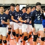 初戦突破を決めた男子・市尼崎の日比野（１）やハントラクル（５）ら