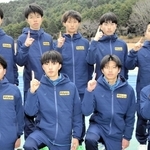 全国都道府県対抗男子駅伝に向けて意気込む兵庫の中高生ら＝加古川市、ＳＨＯＷＡグループ陸上競技場