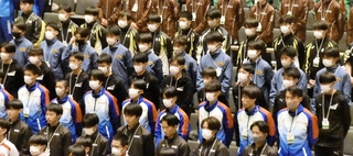 開会式に出席した兵庫の選手ら＝広島市