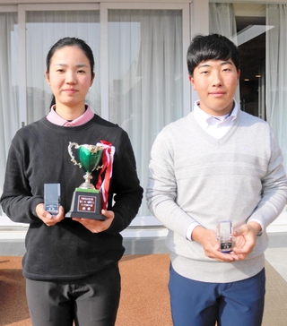 男子個人で優勝した甲南の森下雅頌（右）と女子個人を制した滝川第二の西倉七乃葉