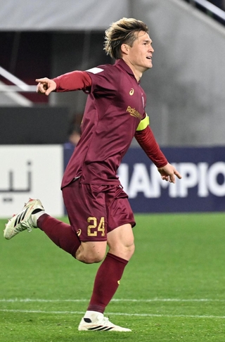 神戸－ＦＣソウル　後半、ゴールを決めて喜ぶ神戸の酒井（２４）。神戸が２-０とリードを広げる（撮影・斎藤雅志）