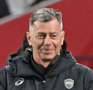 神戸のスキッベ監督（撮影・斎藤雅志）