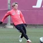 神戸で８年目のシーズンを迎え、気合を込める酒井＝神戸市西区、いぶきの森球技場