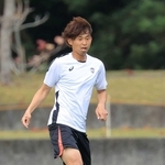 開幕戦で先発に名を連ねた神戸の郷家友太＝沖縄・西原町民陸上競技場（撮影・吉田敦史）