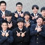 ホッケーの全日本中学生選手権男子で初優勝したＨＣ　ＨＹＯＧＯ　ＨＥＡＲＴＳの選手ら