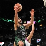 弟の活躍に負けじと存在感を示す神戸の新外国人メイ（３２）＝ジーライオンアリーナ神戸