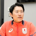 ミラノ・コルティナ冬季五輪を振り返るモーグルの藤木豪心＝神戸市中央区、サンテレビ