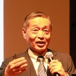 効果的な声かけについて語った日本ペップトーク普及協会代表理事の岩崎由純さん＝神戸市中央区