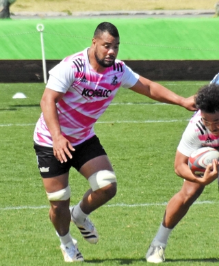 リーグワンで初のメンバー入りとなる第１３節に向け、練習に励む神戸のシオネ・ポルテレ＝神戸市東灘区のチームグラウンド