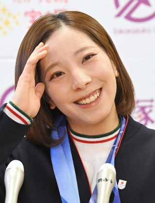 宝塚市役所で取材に応じる三浦璃来（撮影・大田将之）