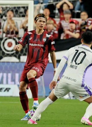 神戸で５季目となり、中心選手として存在感を高める扇原＝３月２７日、ノエビアスタジアム神戸