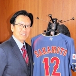 坂本誠志郎捕手の養父中学校時代の野球部監督で、現在は同校校長を務める岩浅克友希さん＝養父市十二所の同校