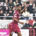 神戸－Ｇ大阪　後半、同点弾を決めた神戸のジェアンパトリッキ＝１８日夜、神戸市兵庫区御崎町１、ノエビアスタジアム神戸（撮影・大田将之） 