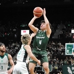 神戸－横浜ＥＸ　第３クオーター、シュートを放つ神戸の寺園（４）