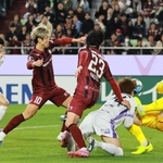 神戸-広島　後半、勝ち越しゴールを決める神戸の大迫（10）＝撮影・鈴木雅之