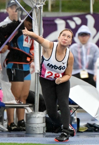 昨秋の国民スポーツ大会成年女子やり投げで４位に入った武本紗栄＝２０２５年１０月５日、平和堂ＨＡＴＯスタジアム