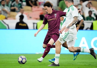 ＡＣＬＥ準決勝で先発して奮闘も及ばず、悔しさを味わった神戸の満田（中央）＝２０日、サウジアラビア・ジッダ　（ｃ）Ｊリーグ