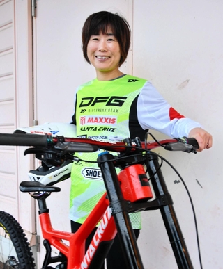 大けがや競技復帰を経て１０年ぶりのワールドカップに挑む末政実緒＝神戸市西区