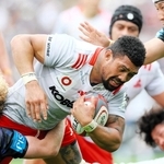 ＢＲ東京-神戸　後半３５分、神戸のＦＷサベアがトライを決め、４０-１９と突き放す©　ＫＯＢＥ　ＳＴＥＥＬ，　ＬＴＤ．