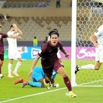 アルサド－神戸　後半終了間際、頭で劇的同点ゴールを決め、鬼気迫る表情で駆け出す神戸の武藤（中央）＝サウジアラビア・ジッダ（ⓒＪリーグ）