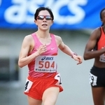 アシックスチャレンジ女子５０００メートル　連覇を果たした西出優月選手＝ユニバー記念競技場（撮影・丸山桃奈）