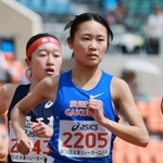 高校女子２０００メートル　優勝した須磨学園の脇坂梨王南（２２０５）＝撮影・鈴木雅之
