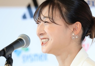 競技人生を笑顔で振り返る坂本花織＝１３日午前、神戸市中央区港島中町６、神戸ポートピアホテル（撮影・丸山桃奈）