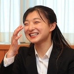 コーチの修業をスタートさせた坂本花織さん＝神戸市中央区（撮影・吉田敦史）