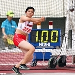 陸上女子ハンマー投げ　４８メートル３７で優勝した社の執行琴葉＝いずれも撮影・斎藤雅志