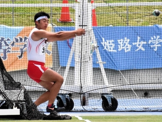 男子ハンマー投げ決勝　優勝した社の水野光