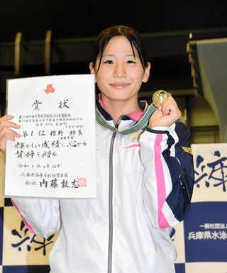 競泳女子８００メートル自由形で優勝した須磨学園の檀野紗良