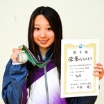 女子２００メートル平泳ぎを２年ぶりに制した松本悠里
