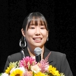 講演するフィギュアスケート元グランプリ・ファイナル女王の三原舞依さん＝神戸新聞松方ホール