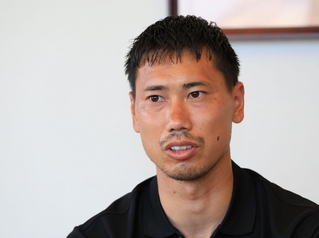 来シーズンへの意欲を語るＪ１神戸の前川黛也＝３０日午後、神戸新聞社（撮影・丸山桃奈）